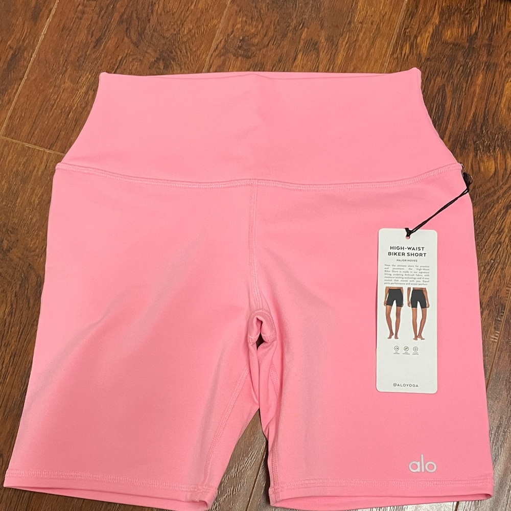 ALO Yoga High-Waist Biker Shorts - Pink NWT size small macaron rare